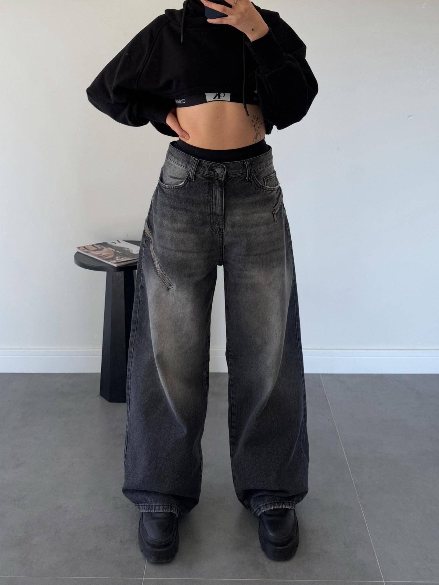 Marayn – wholesale Jeans – Women’s – Retro Street Style Gradient Distressed Denim Jeans0