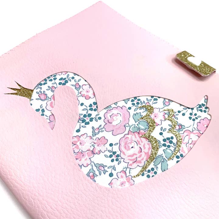 Funda para cartilla sanitaria Liberty Pink Swan para venta al por mayor de Crapaud Chou