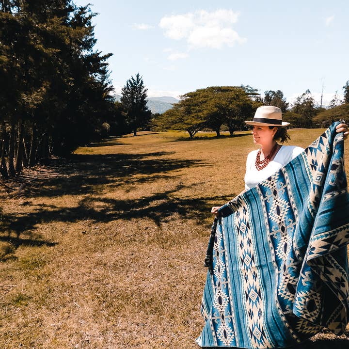 EcuaFina - Wholesale Throw Blanket - Alpaca Native Blanket - Cotopaxi Blue - 190 X 225 cm5