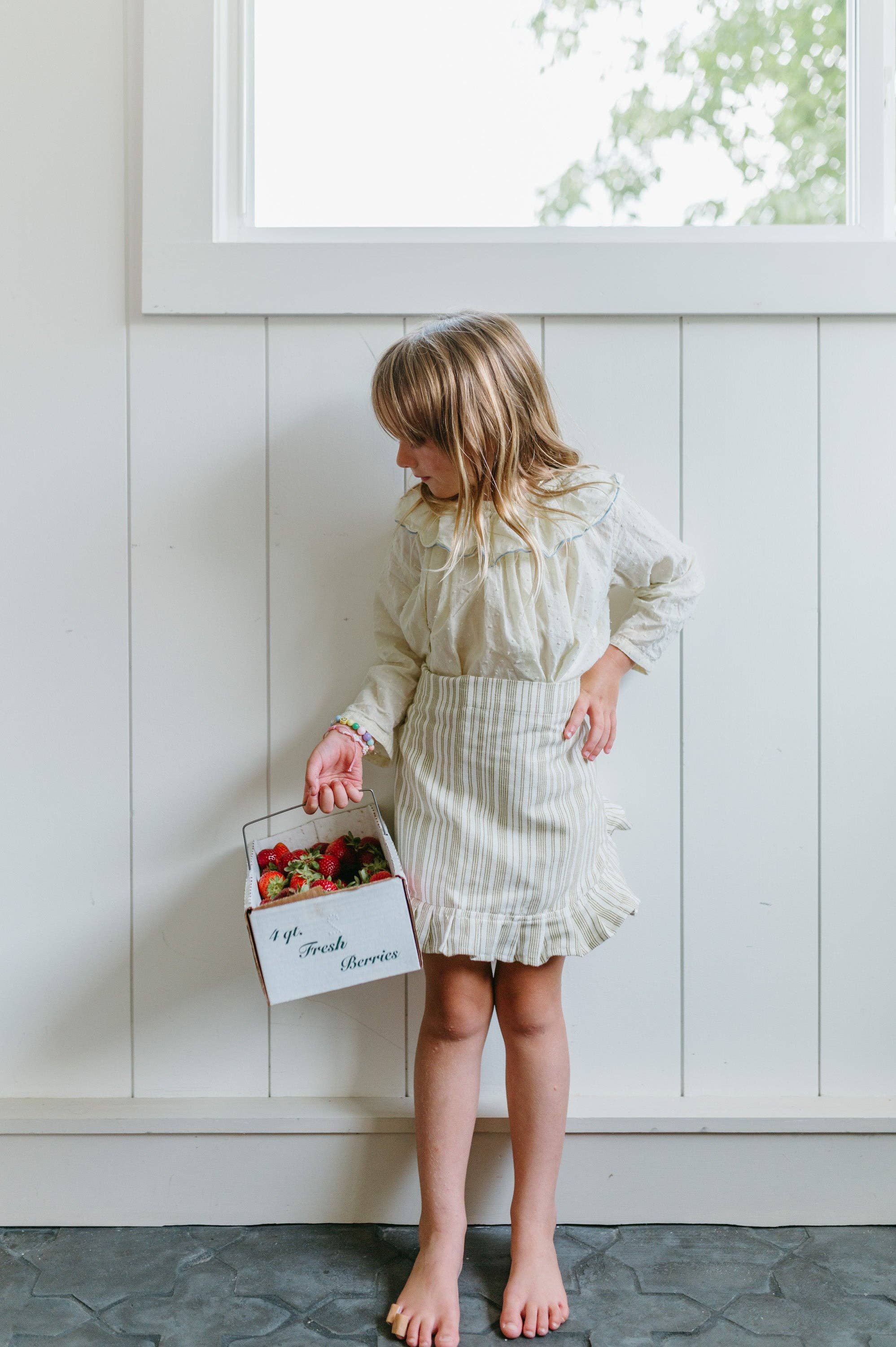 Flowerie - Wholesale Apron - Kids - Child's Half-Apron - Striped Ruffled Cotton Linen Apron