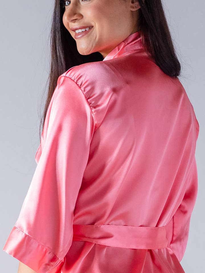 GiftsbyPR – Großhandel Bademantel – Damen – Korallenfarbener Satin-Bademantel für Brautjungfern, personalisierbare Satin-Bademäntel10