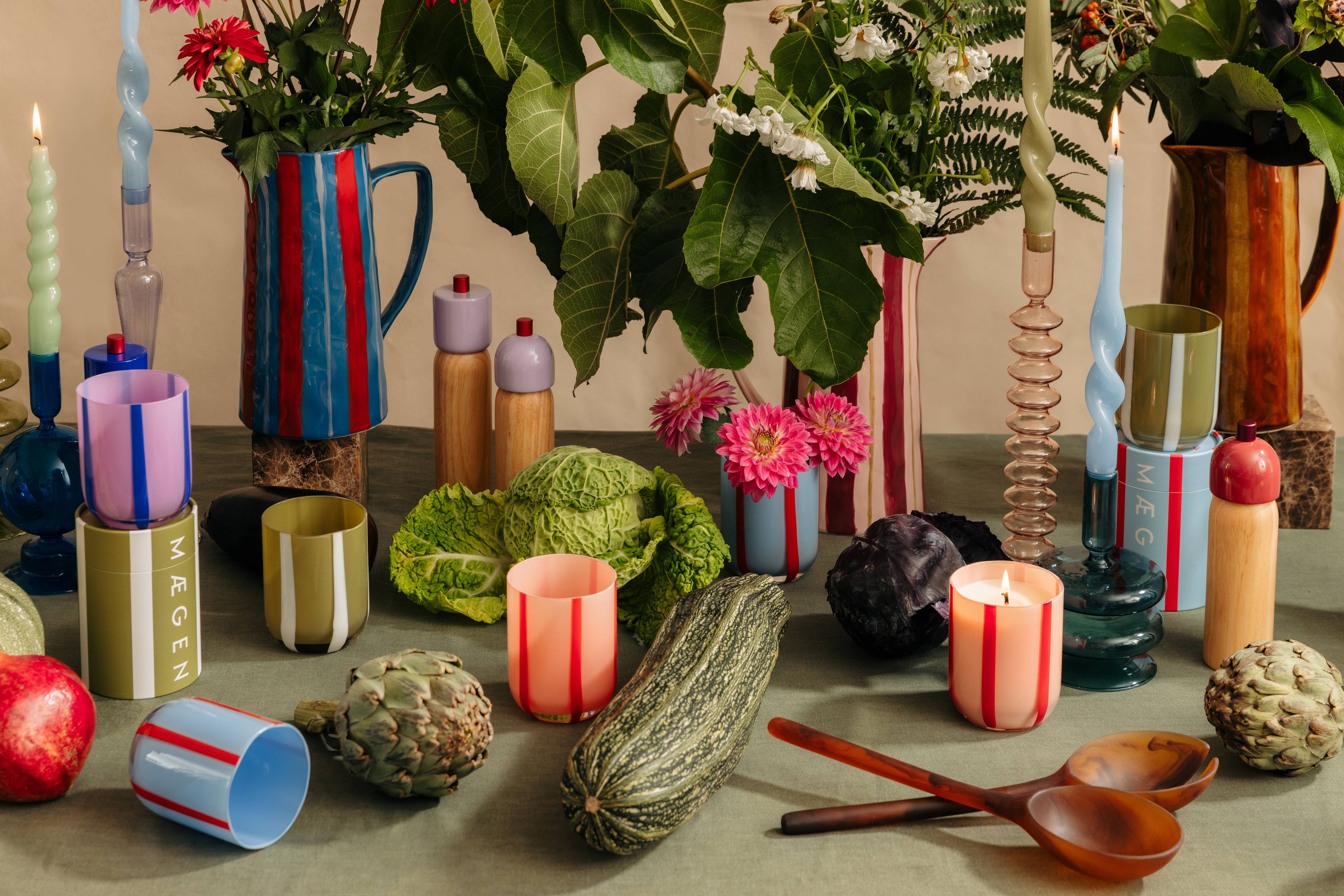 MÆGEN - Wholesale Jug - Light Blue/ Red Jug3