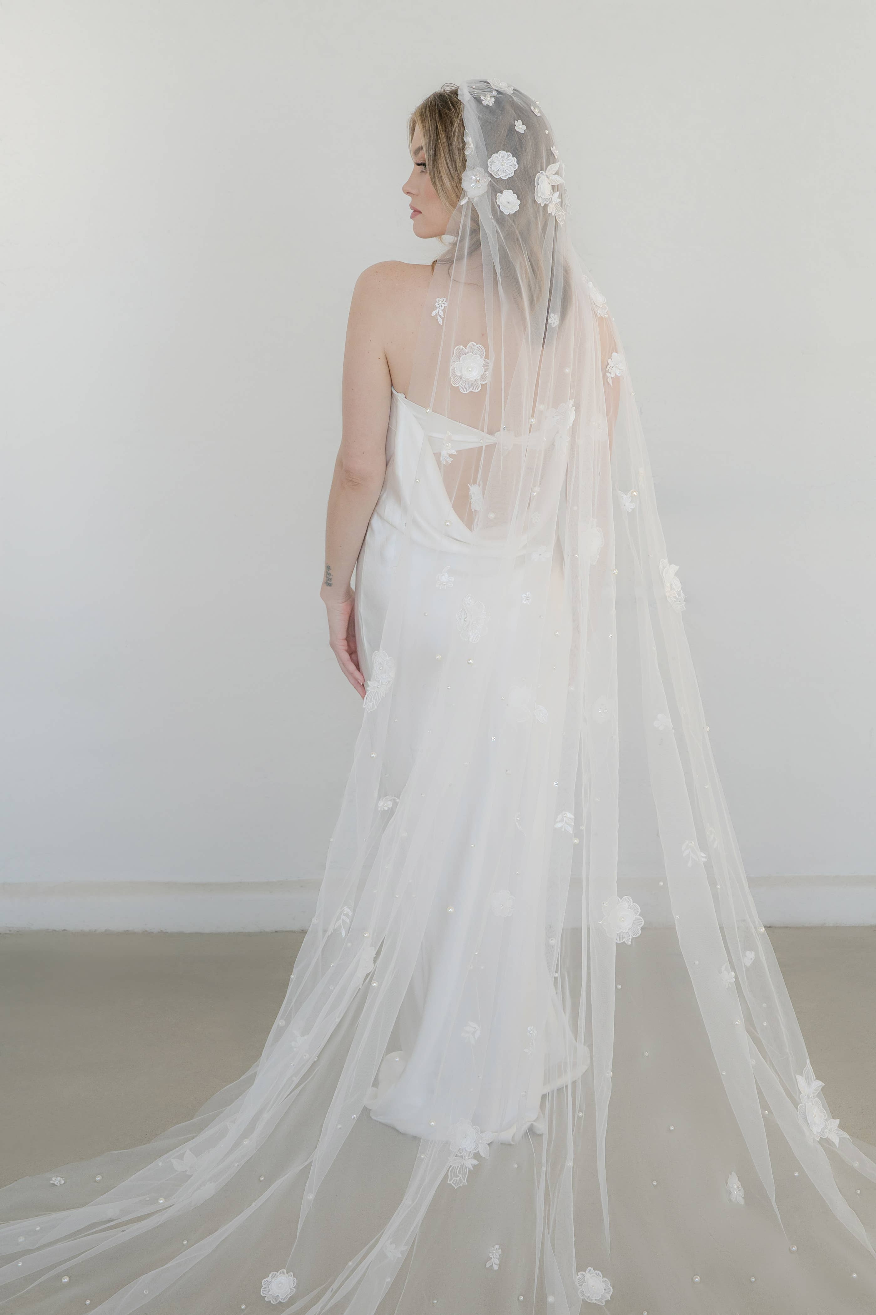 Heirloom Bridal Company - Wholesale Veil – Women’s - Fleurette Veil - FW25-018