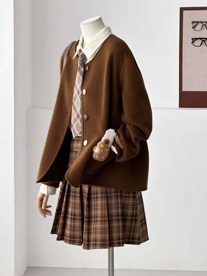 Veste courte en laine mélangée cachemire Lysa - 2 couleurs pour la vente par Loom & Line