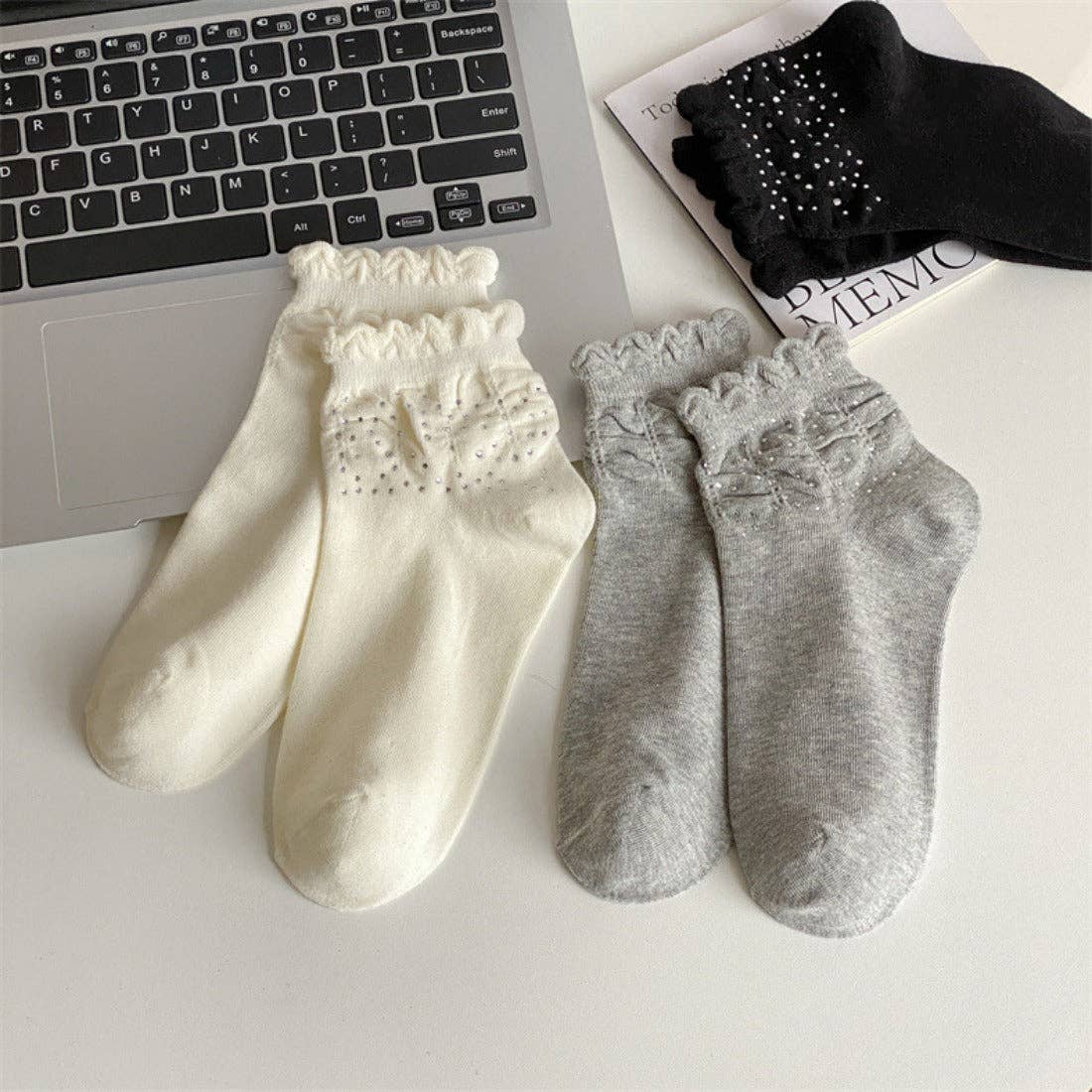 Funkyrel® Atzbranding Limited - Wholesale Socks - Women's - Rufia - Bubble Trim Solid Low-Cut Socks4