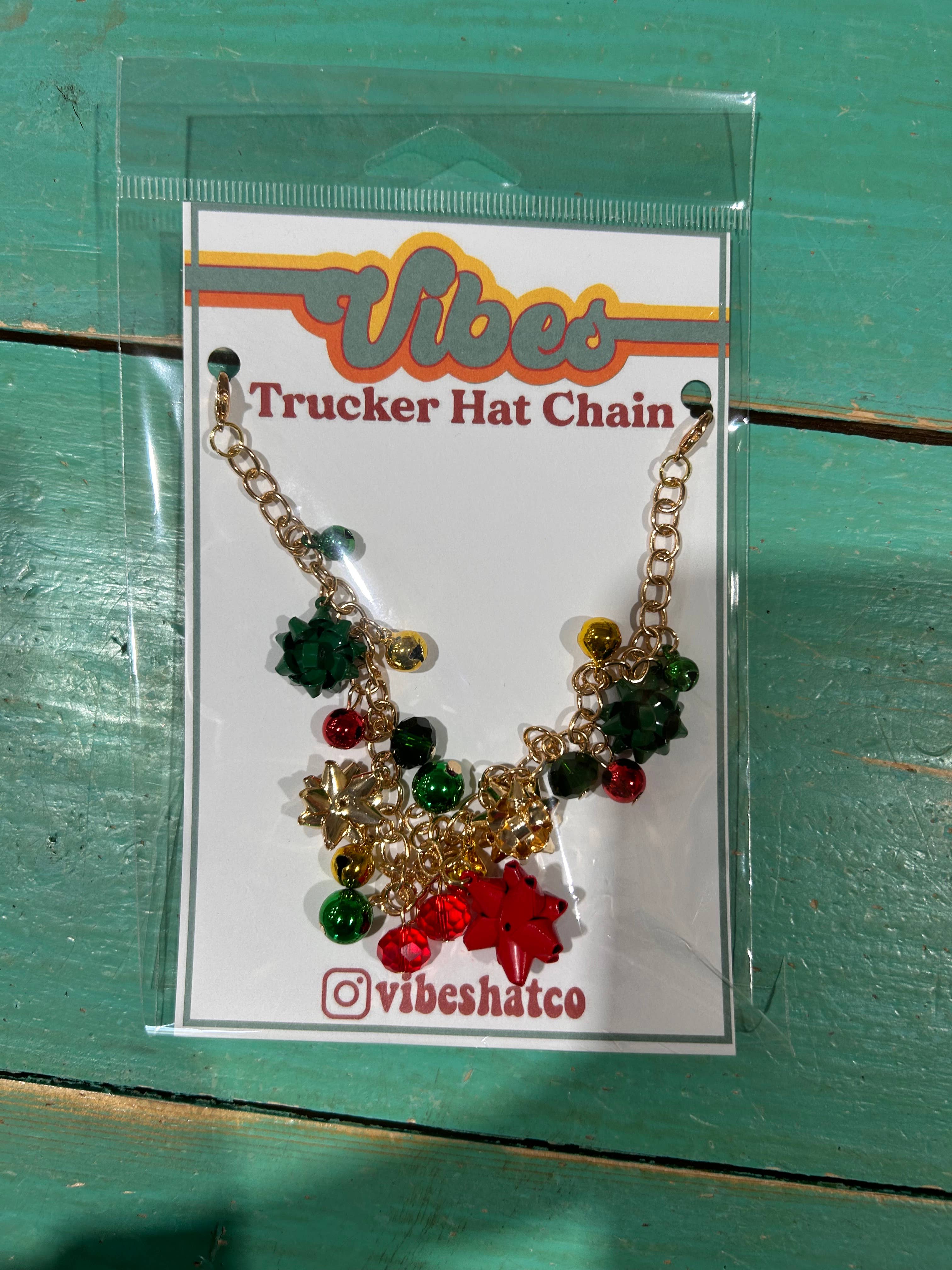 Vibes Hat Company - Wholesale Hat Accessory - Women's - Christmas Bow Trucker Chain | Hat Jewelry|  Santa Chain2