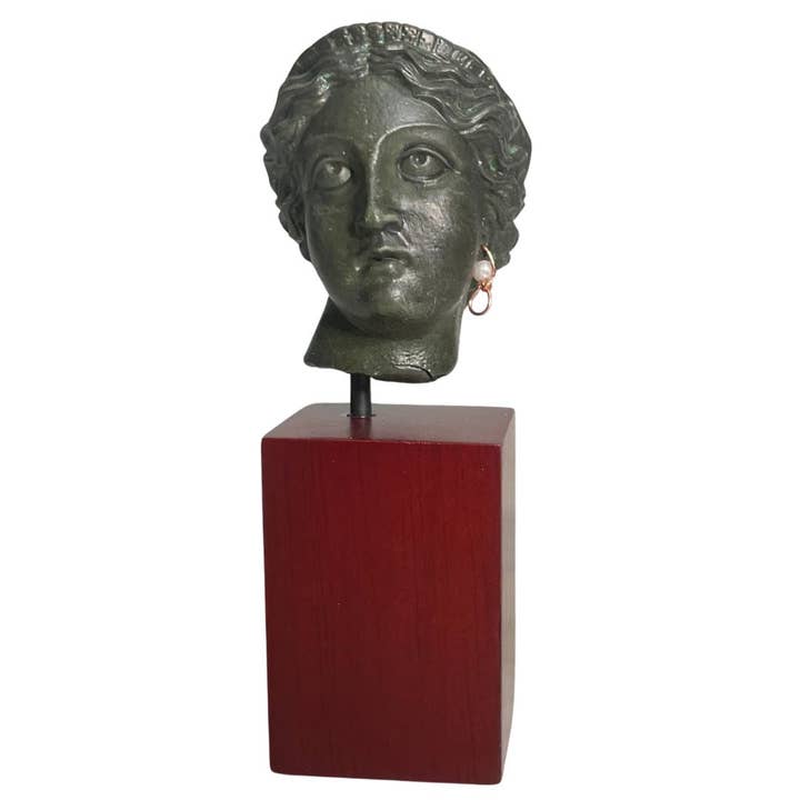 Museum Wholesale Inc - Venta al por mayor Escultura - Estatua de busto en miniatura de diosa romana con cabeza de Venus, Afrodita y pendiente