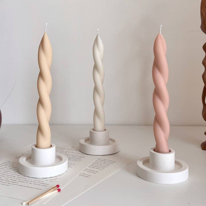 Handgefertigte gedrehte Sojawachskerze: Pastell-Dekoration für das Abendessen für den Großhandel von Estelle Studio