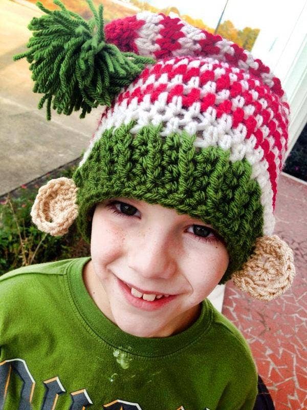 Hæklet hæklet hat med lang hale med alveører for engroshandel hos Mad Hatter Farm