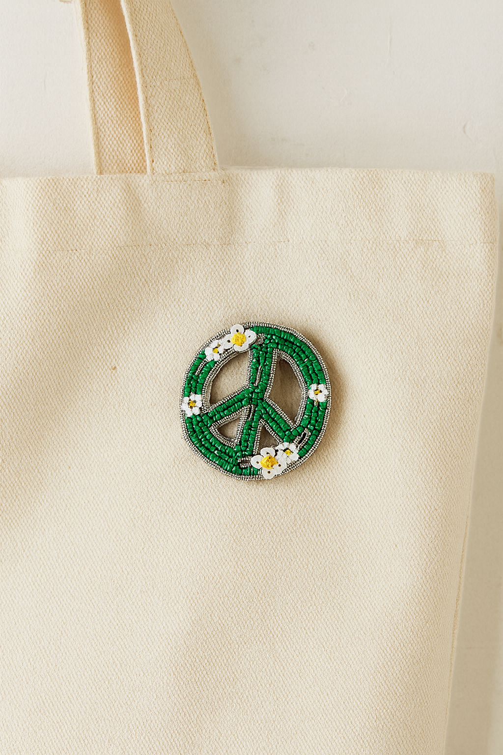 Matr Boomie Fair Trade - Vente Broches - Broche Épinglette de Paix Perlée Bala Mani - Fait Main3