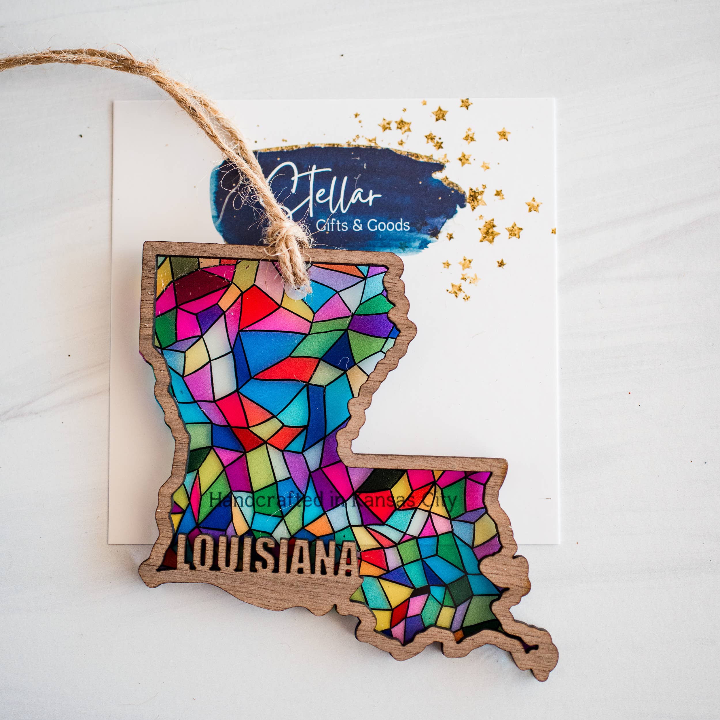 Stellar Gifts & Goods Wholesale - Vente Objets de décoration - Ornements - Vitrail Fête d'État - Noël Local50