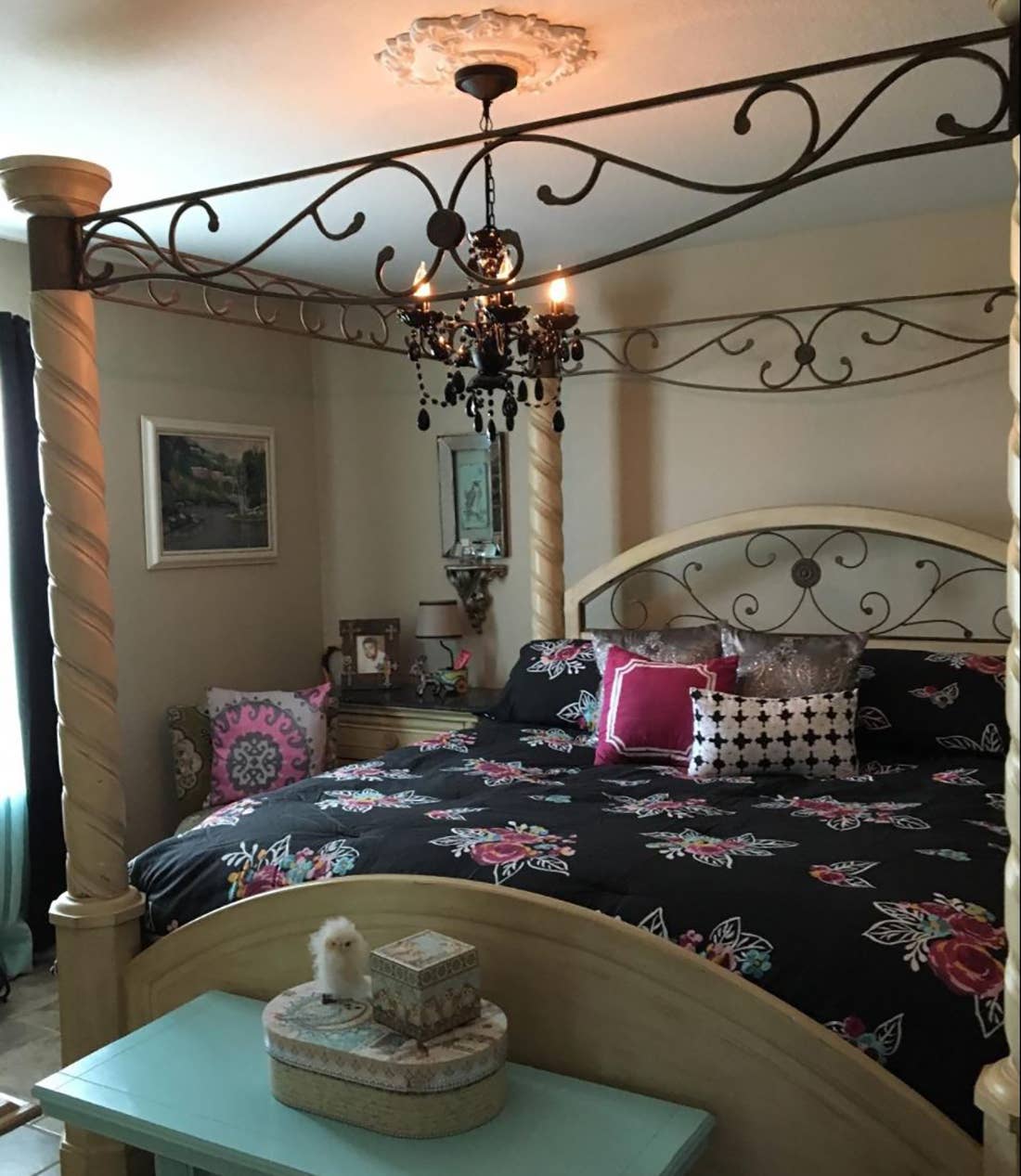 Think Brink - Wholesale Chandelier/Hanging Light - 4 Light Black Chandelier3