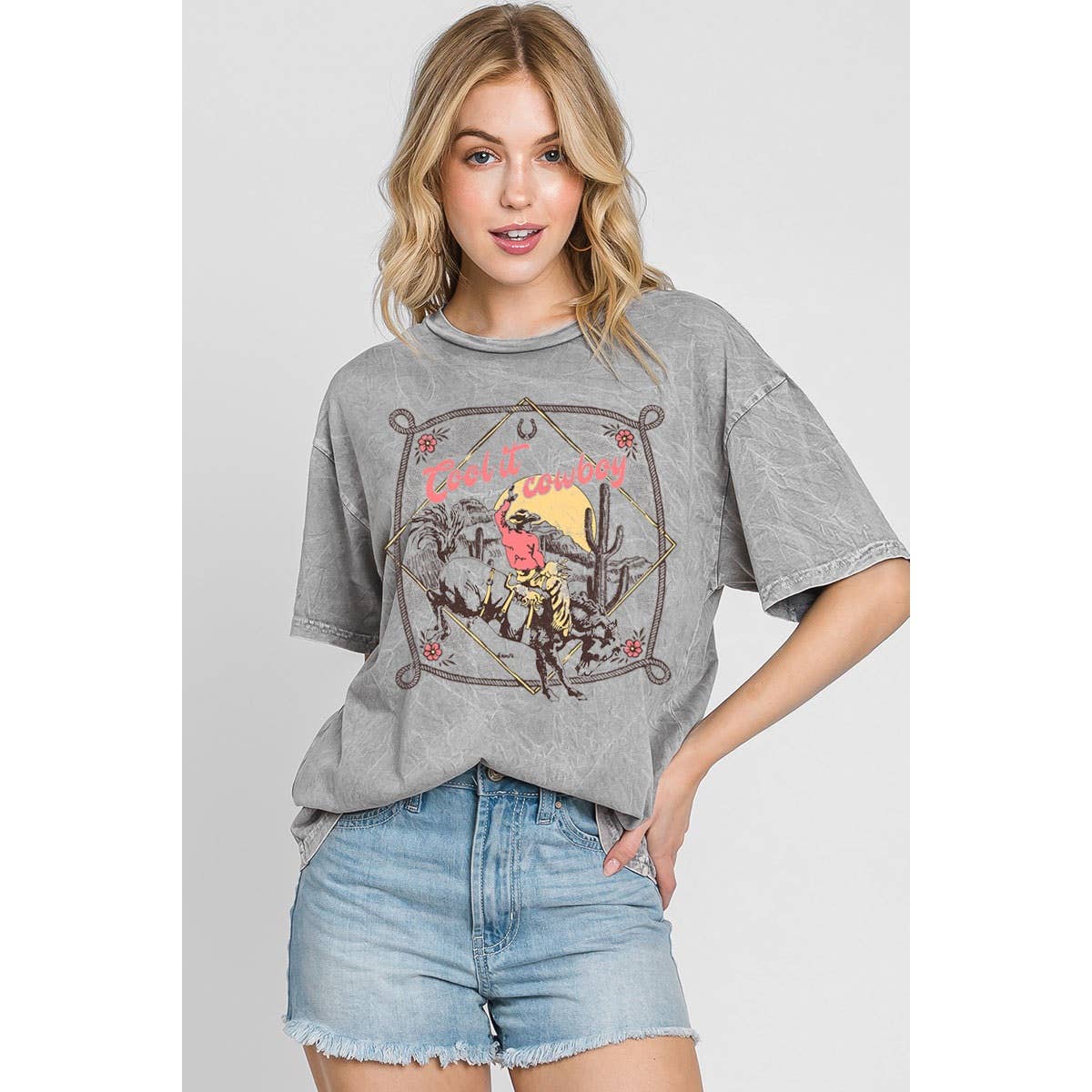 HRTandLUV – Großhandel T-Shirt mit Siebdruck – Damen – COOL IT T-SHIRT MIT COWBOY-MINERAL-GRAFIK1