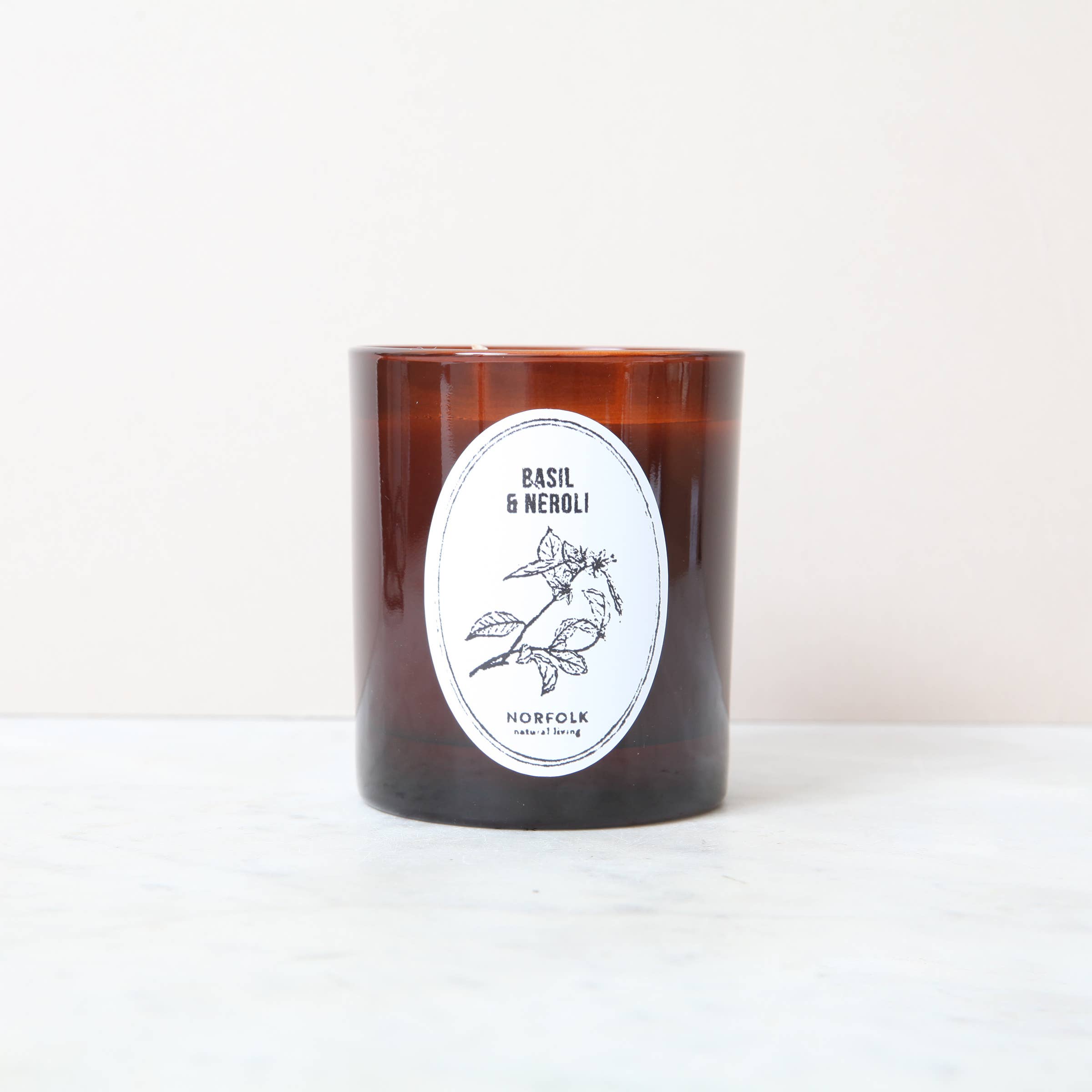 Norfolk Natural Living - Venta al por mayor Velas en tarros - Vela - Albahaca y Neroli 8oz