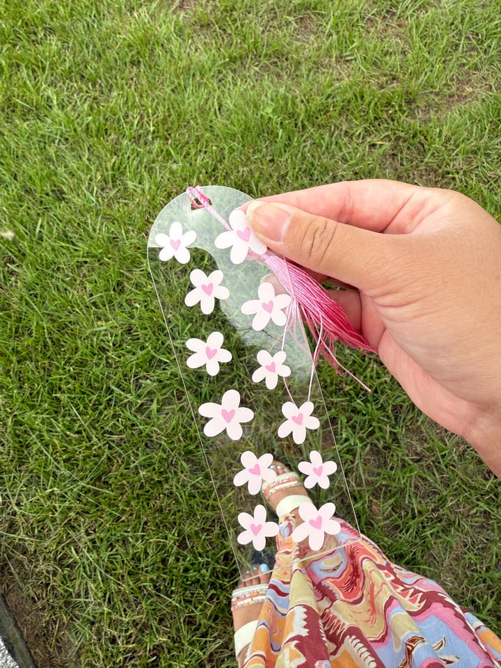 Coquette Heart & Flowers Bookmark – Romantic & Giftable for wholesale by Vonrose