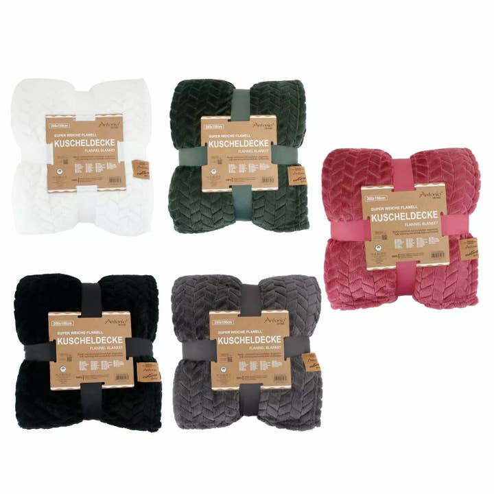 Jacquard throw blanket » Cuddle blanket 150x200cm » Shiny cuddle blanket » Couch blanket » Warm and soft bedspread for wholesale by VewoTex