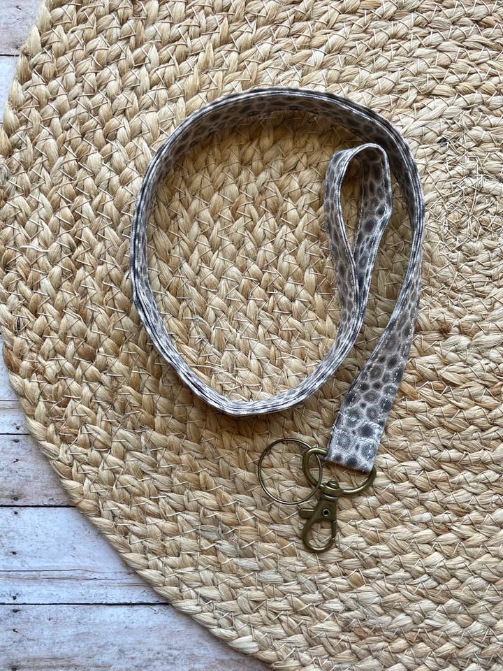 Porte-clés en tissu Petoskey Stone pour la vente par Designs by Rachel Joy