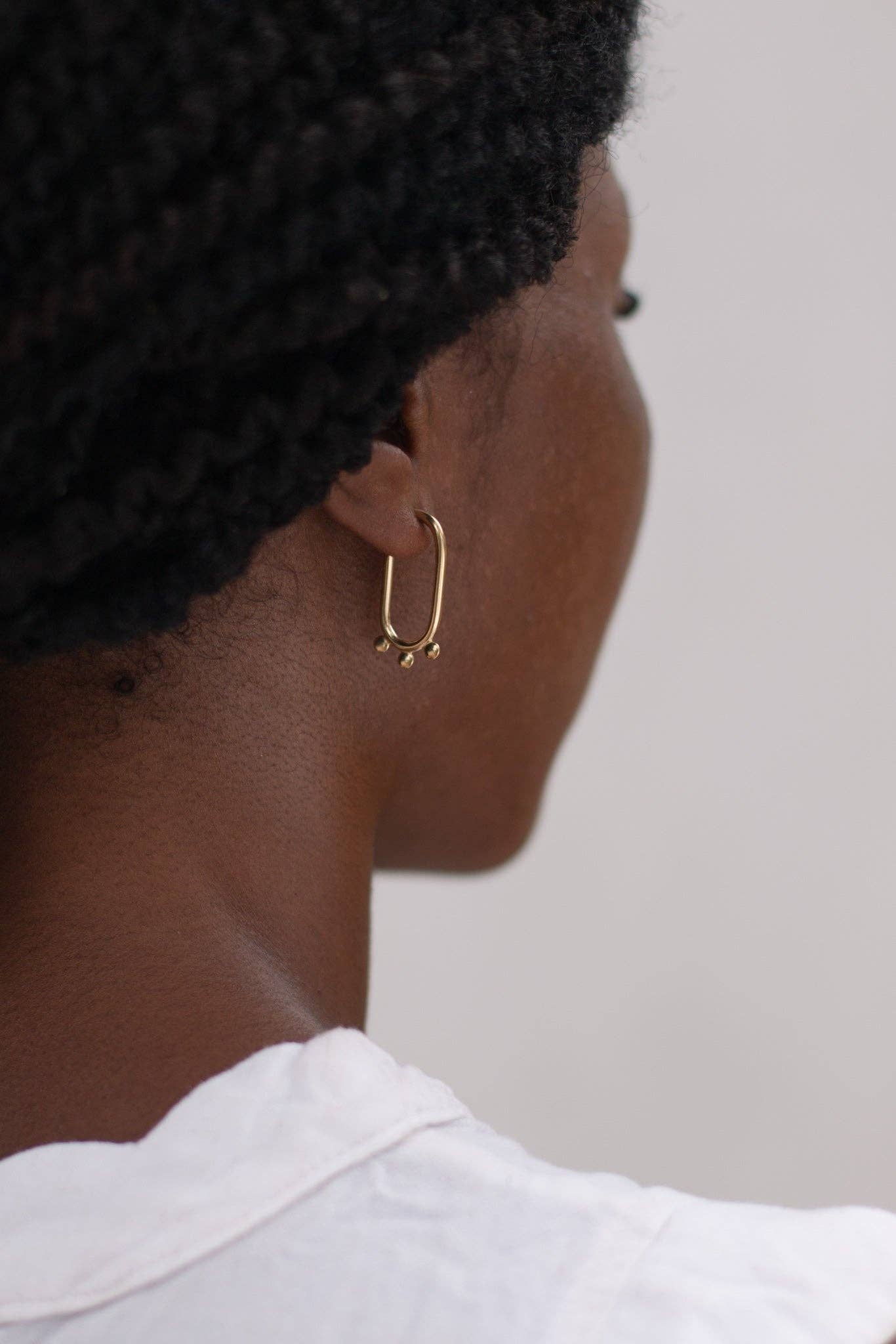 YEWŌ Collective - Wholesale Hoop Earrings - Suzya Earrings2