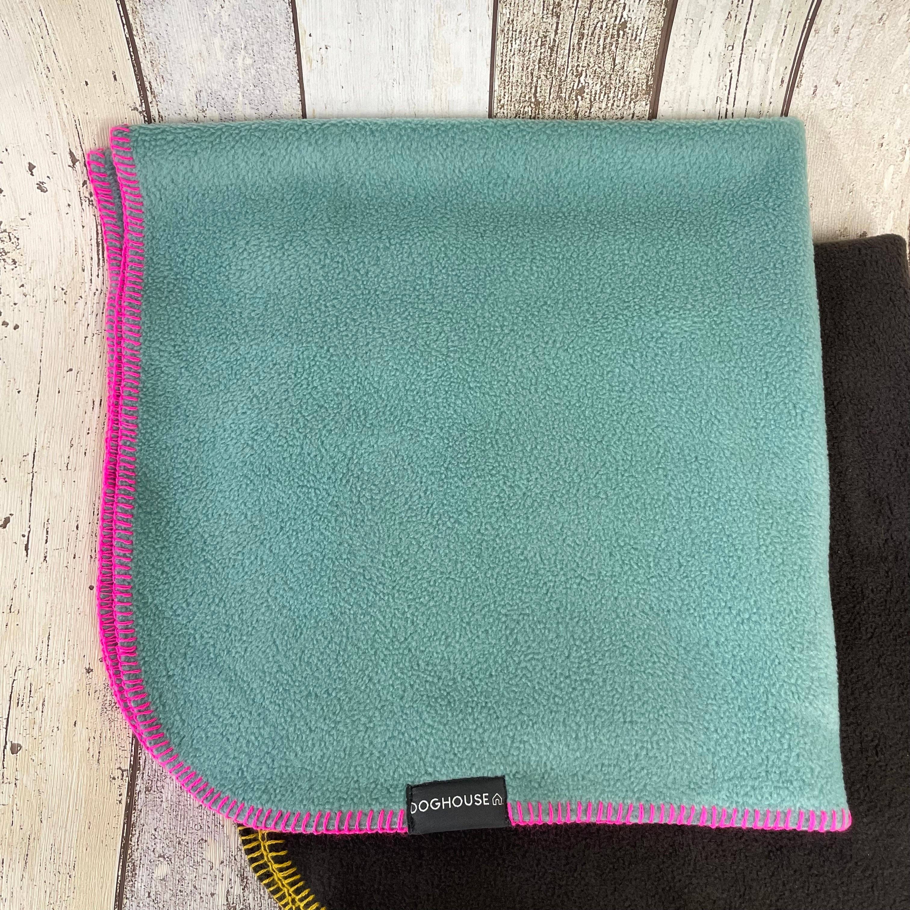 Doghouse - Wholesale Pet blanket – Dog - Doghouse Stitched Blankets for Dogs0