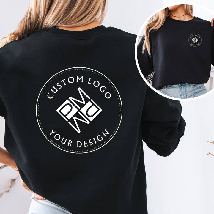 Sweatshirt unisexe à col rond avec logo personnalisé | Gildan Personnalisé pour la vente par Press and Merch