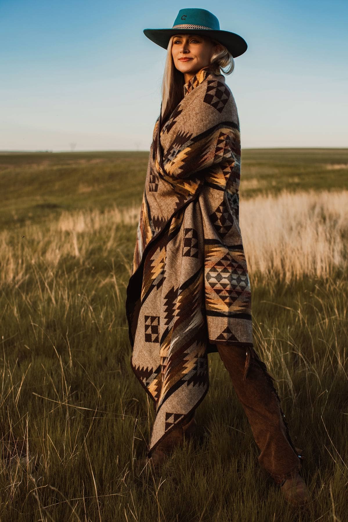 Meraki Movement - Wholesale Throw Blanket - Prairie Sunset Aztek Alpaca Throw Blanket5
