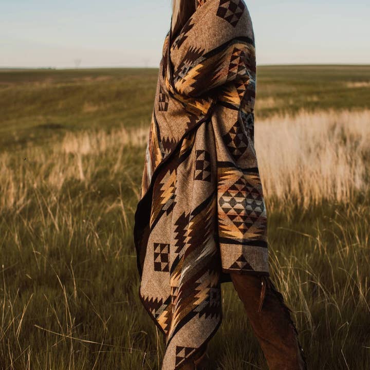 Meraki Movement - Wholesale Throw Blanket - Prairie Sunset Aztek Alpaca Throw Blanket5