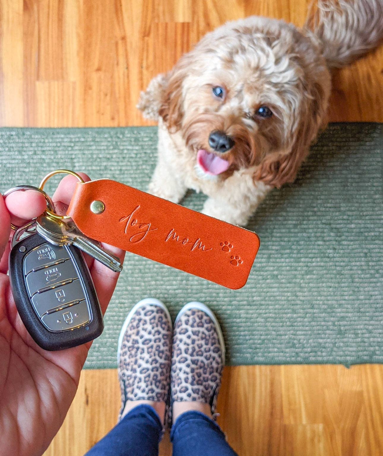 Twin Sparrow - Wholesale Keychain - Women's - "Dog Mom" Script Keychain