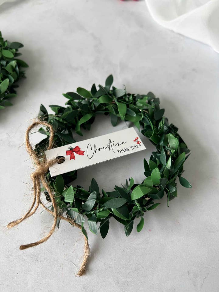 Christmas Wreath Name Place, Table Decoration Guest Name for wholesale by Uniq Favors