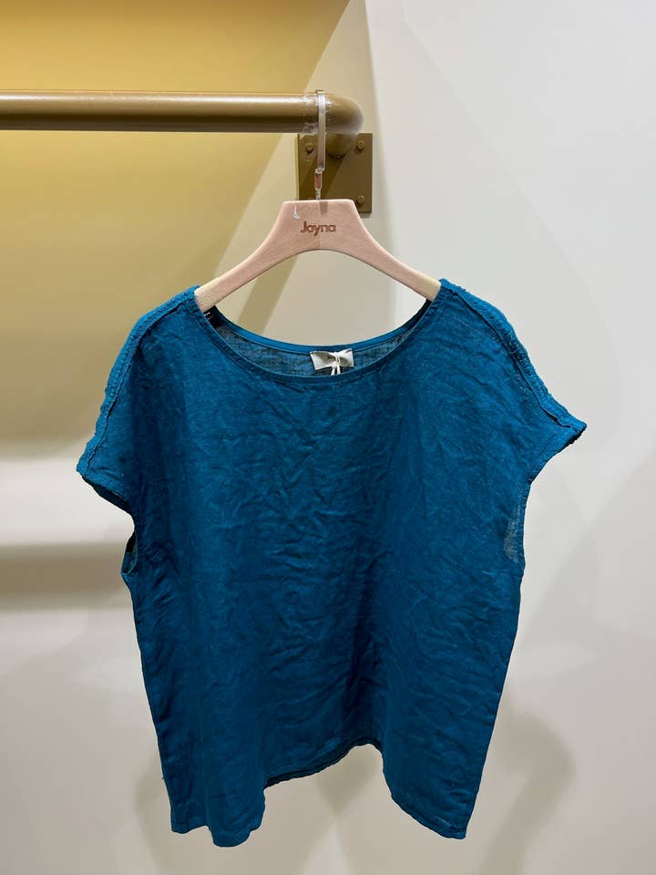 Joyna - Wholesale T-Shirt - Women's - T07800 T-SHIRT EMBROIDERED AT THE SHOULDER