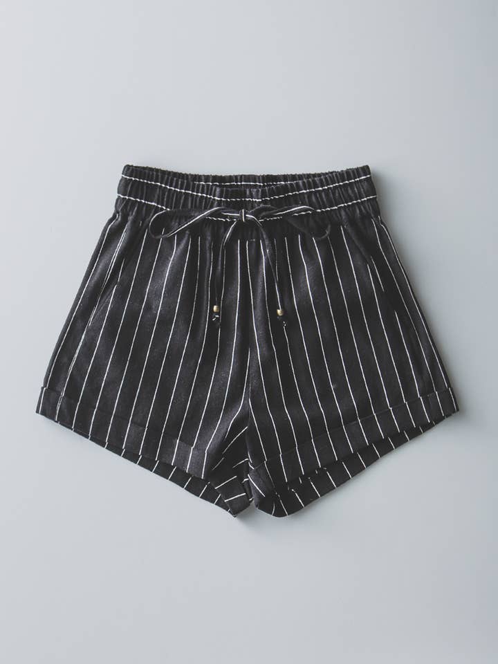Urban Daizy - Wholesale Shorts - Women's - Relaxed Fit Linen Blend Shorts