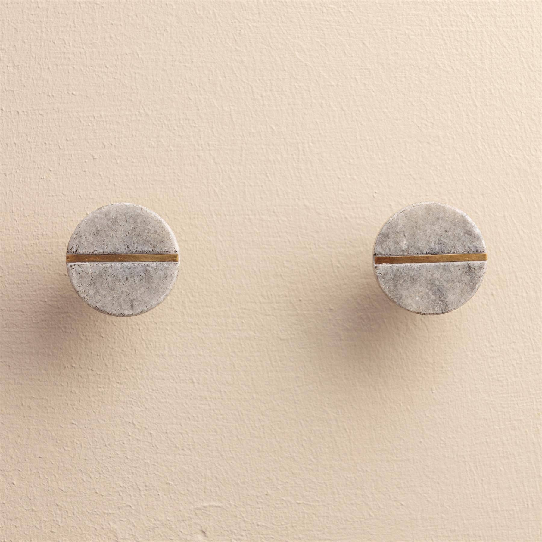 Chickidee – wholesale Knob/pull – Nyra Blue Stone Brass Oval Drawer Knobs