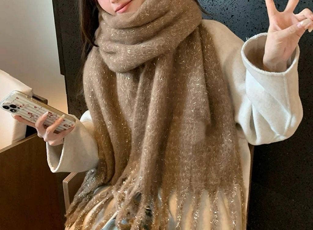 LINETA – Großhandel Schal – Damen – HH-336 Einfarbiger Schal mit großen Fransen und Lurex11