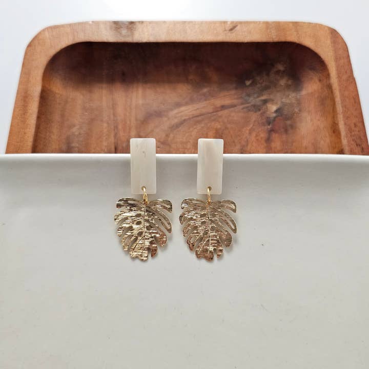 Spiffy & Splendid - Wholesale Dangle Earrings - Mini Belize Earrings - Ivory // Resort, Plant, Jewelry12