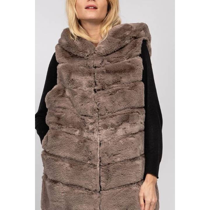 5061 Faux Fur Vest Loowie for wholesale by LOOWIE