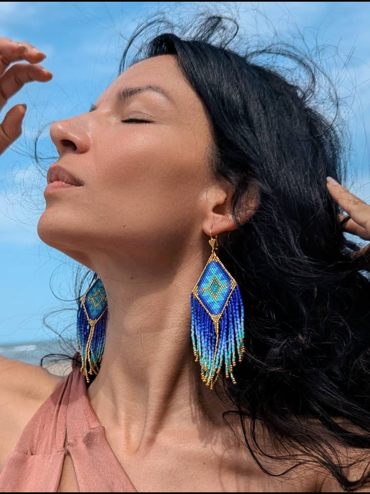 Ethnische Ohrringe handgefertigte Miyuki-Perlen - PLAYITA für den Großhandel von Agua del Río