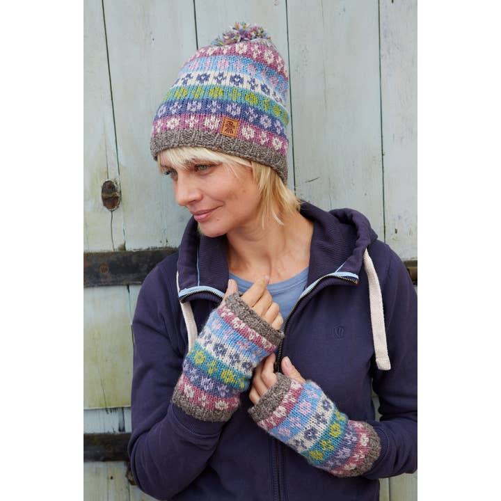 Bloomsbury Handwarmer Cool for wholesale on Faire