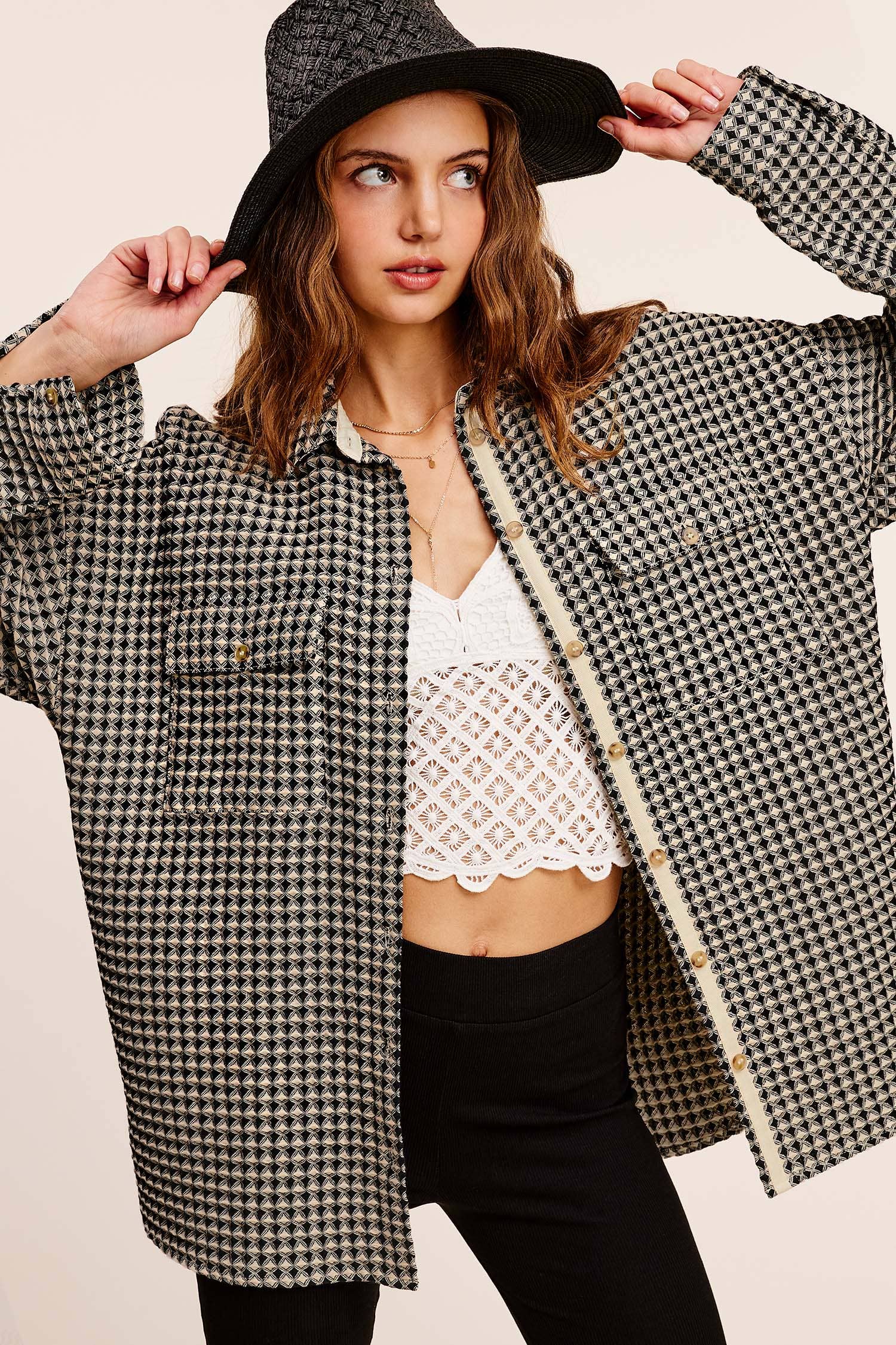 La Miel – Engroshandel Skjortejakke/shacket – til kvinder – La Miel unik waffeltekstureret oversized skjortejakke med knapper11