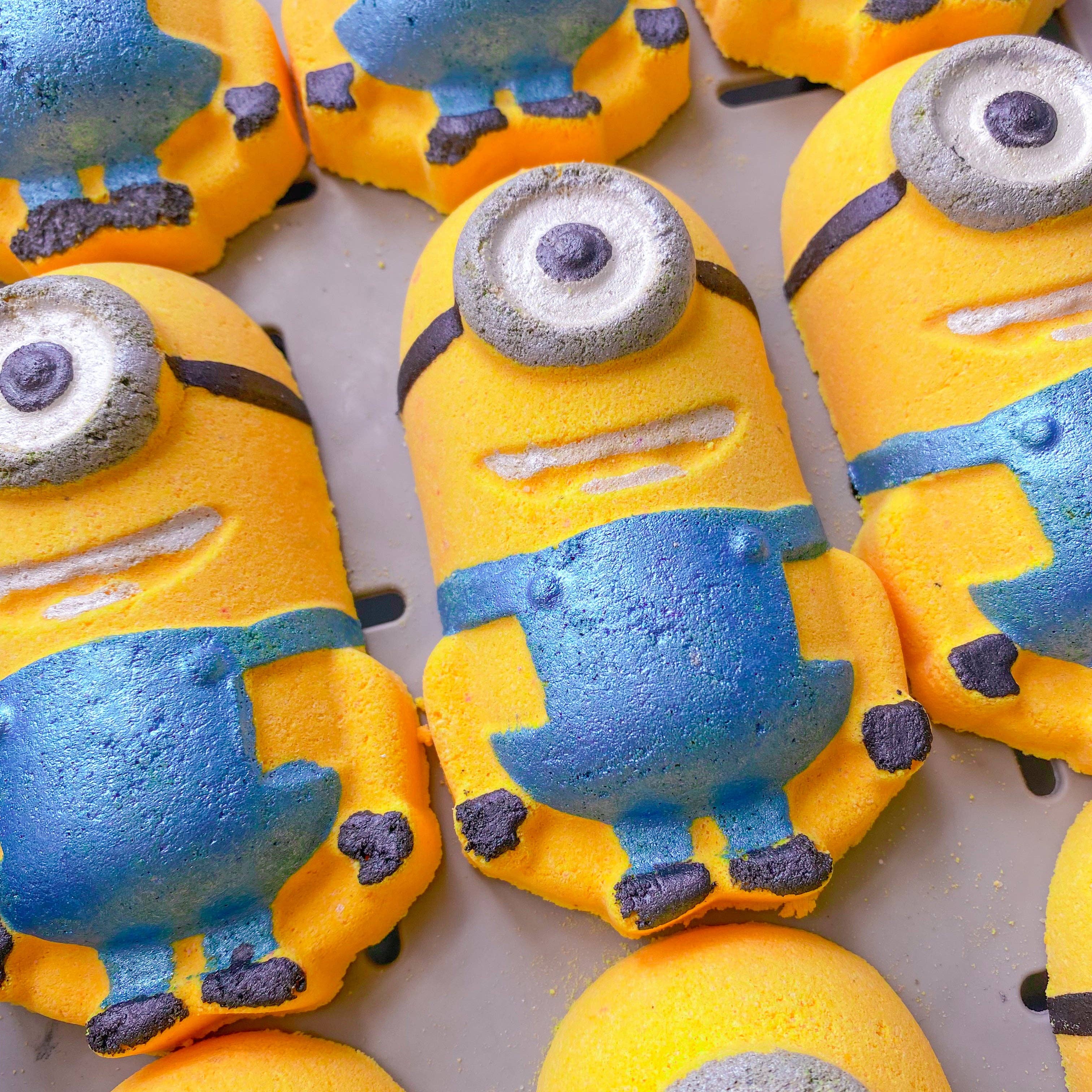 Bathe Enchanted – wholesale Bath bomb/fizz – Little Yellow Guy Bath Bomb1