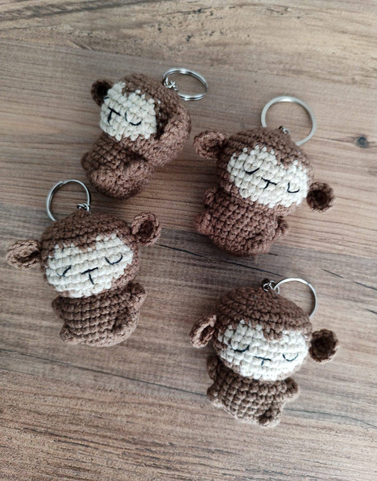 KLABELGIFT - Vendita all'ingrosso Portachiavi - Donna - Portachiavi amigurumi a uncinetto a forma di scimmietta – Regalo carino e unico0