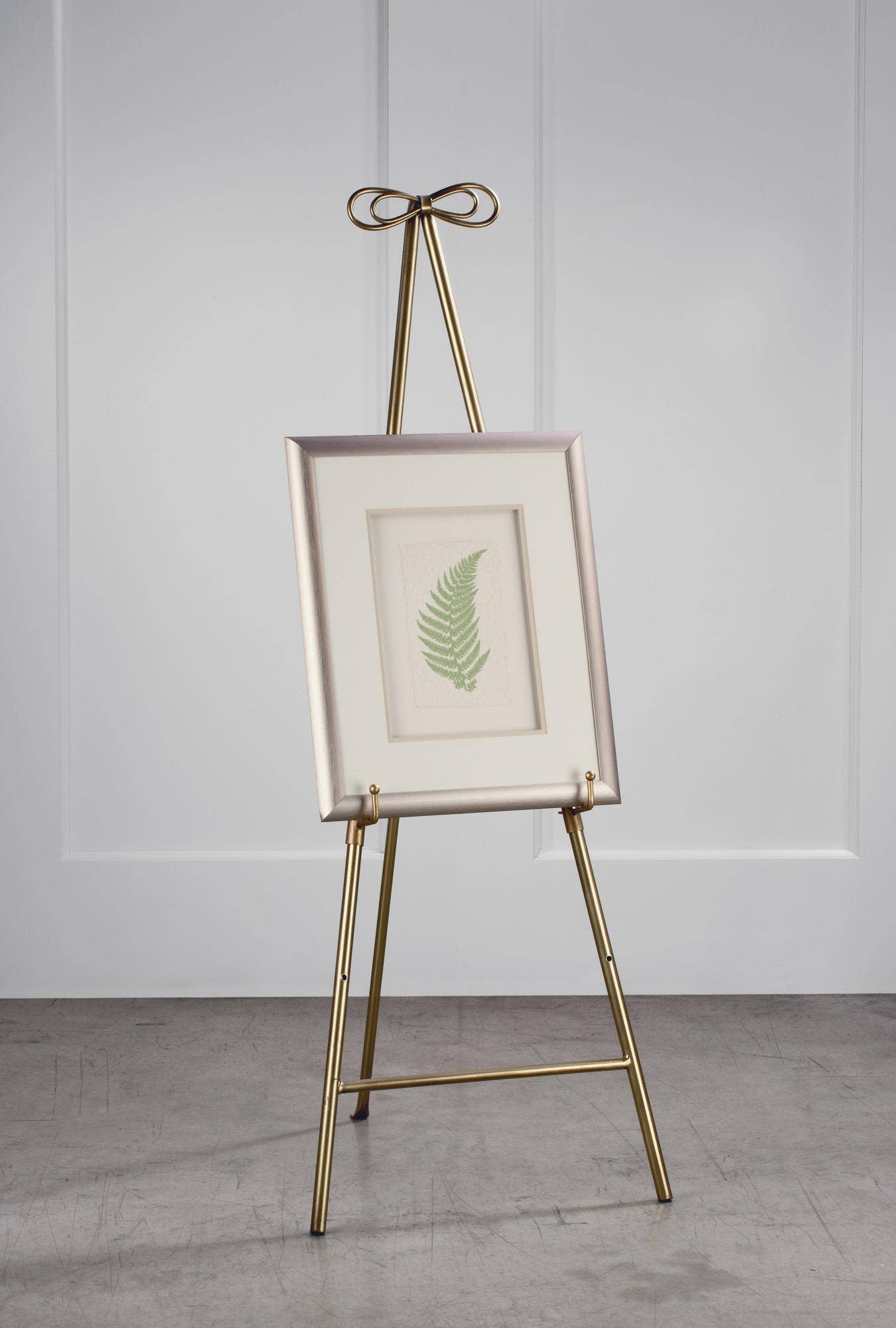 Tripar International - Wholesale Easel - Bow Metal Floor Easel2