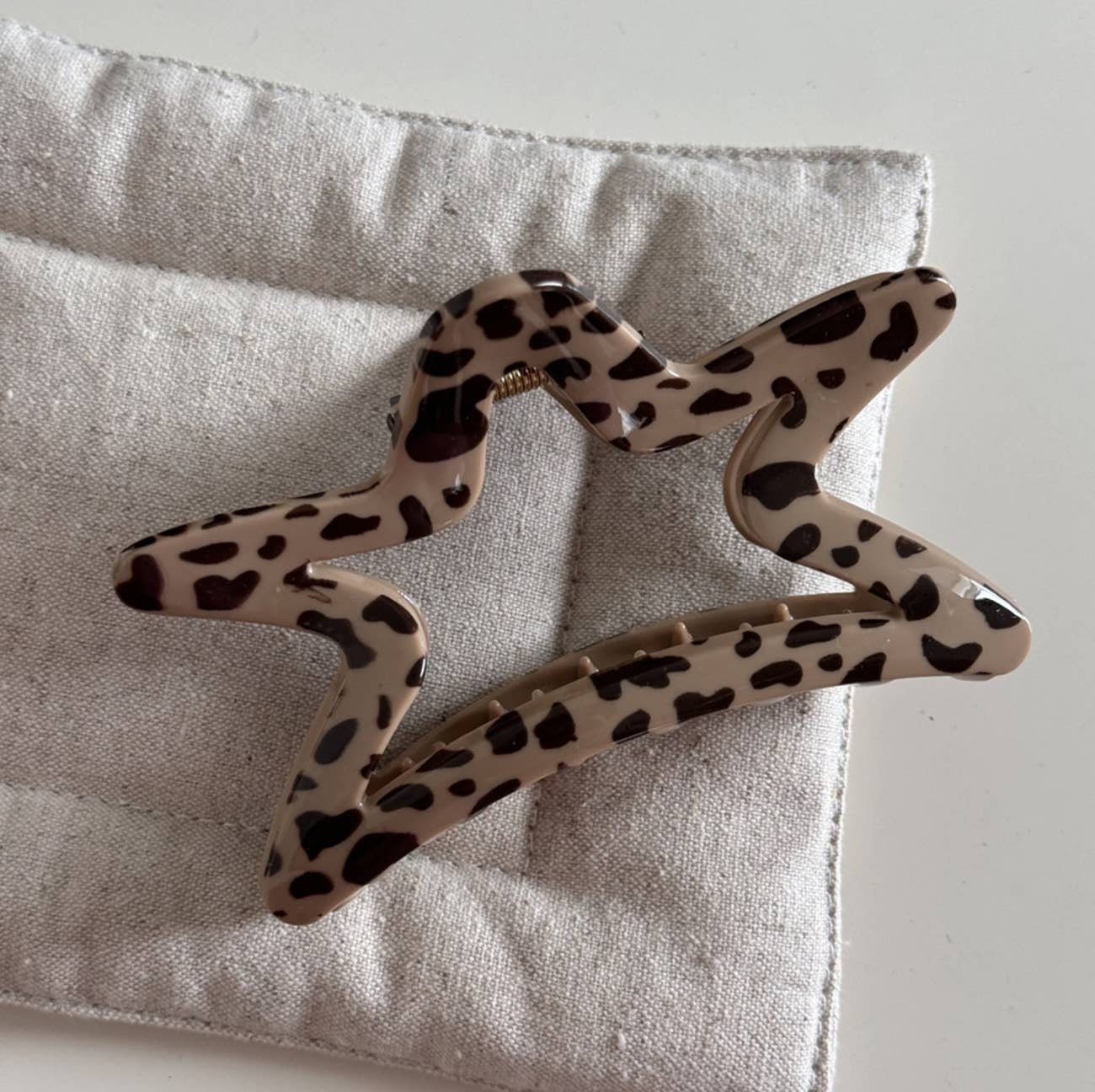 LEOPARD 6-teiliges Set Haarspangen im Wildleoparden-Design für den Großhandel auf Faire3