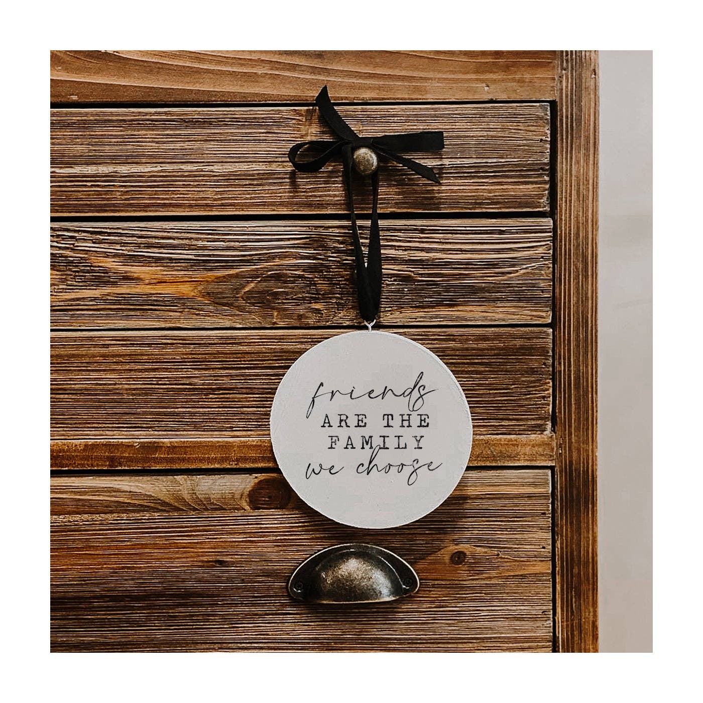 Kendrick Home - Wholesale Ornament - Friends Are The Family Ornament1