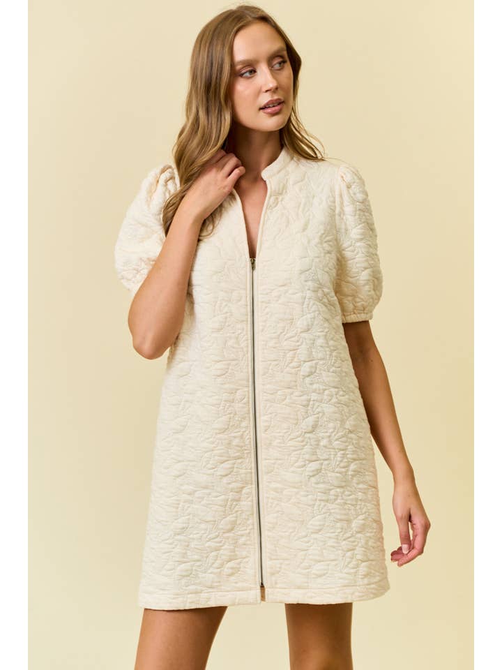 Doe and Rae – wholesale Klänning - Dam – FLORAL JACQUARD KLÄNNING MED DRAGKEDJA FRAM OCH PUFFÄRMAR - 28054D12