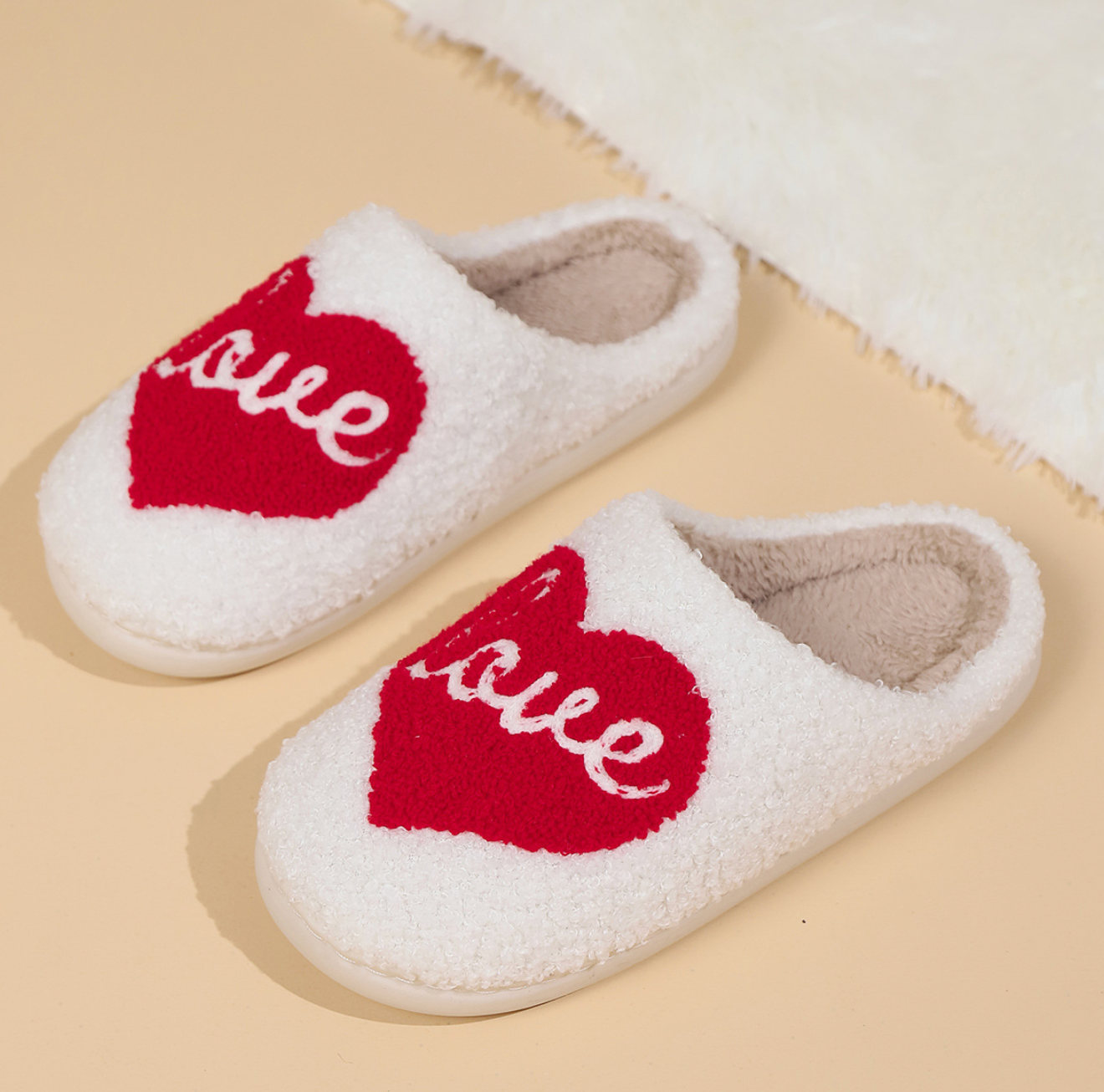 Sortido Pantufas Coração de Amor do Dia dos Namorados - HABU para venda a revendedores na Faire1