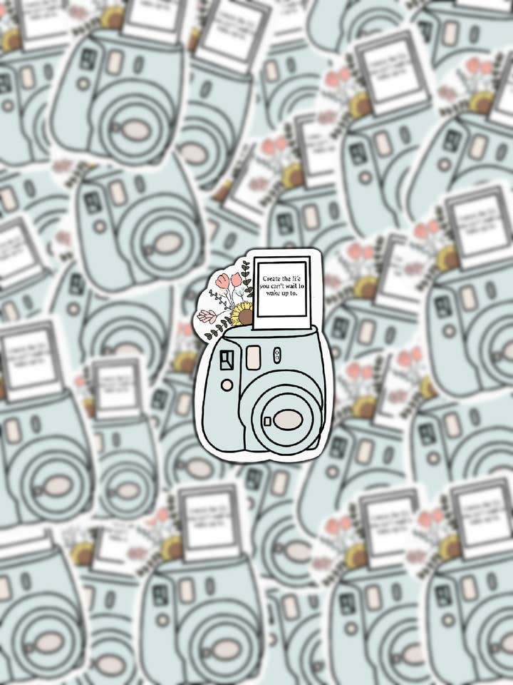 Polaroid floral avec le dicton « Créez la vie que vous ne pouvez pas attendre pour vous réveiller » pour la vente par CreationsByMaddied