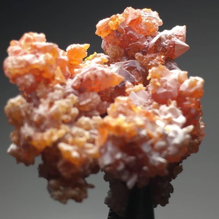 AAA Kwaliteit Rode Zinkiet UV Reactief voor wholesale door Wildheart Crystals