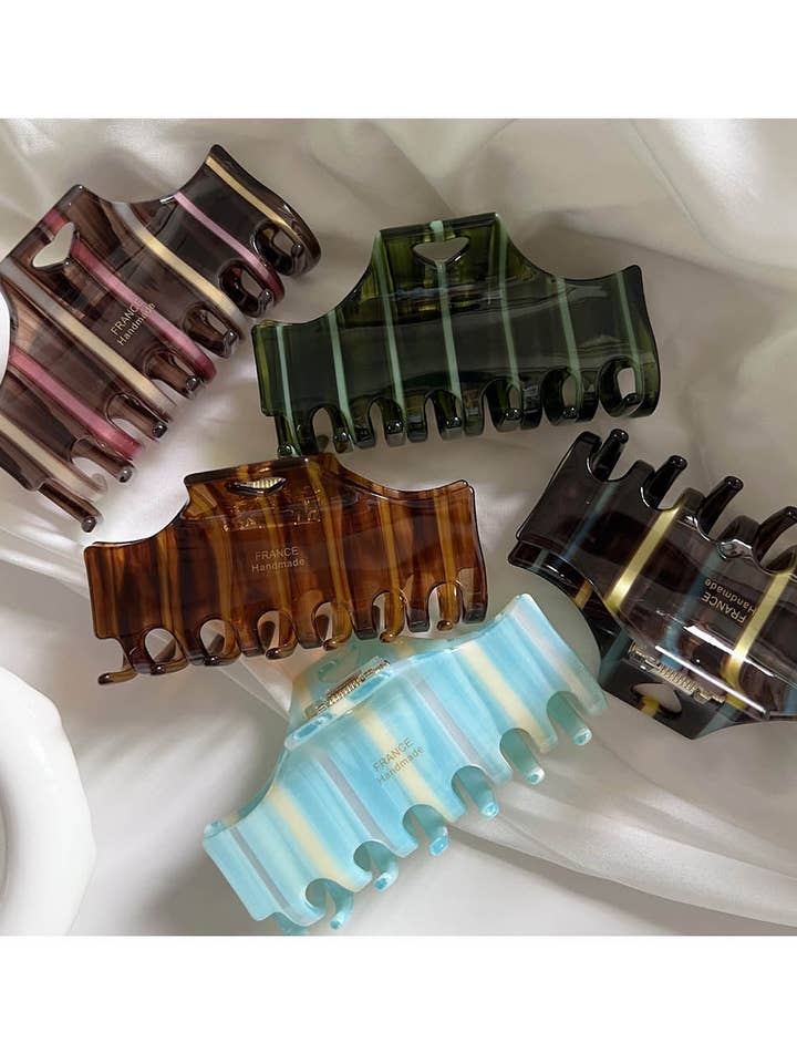 Vintage Heart Stripe Acetate Hair Claw DP25B948 for wholesale by Dipped Shop