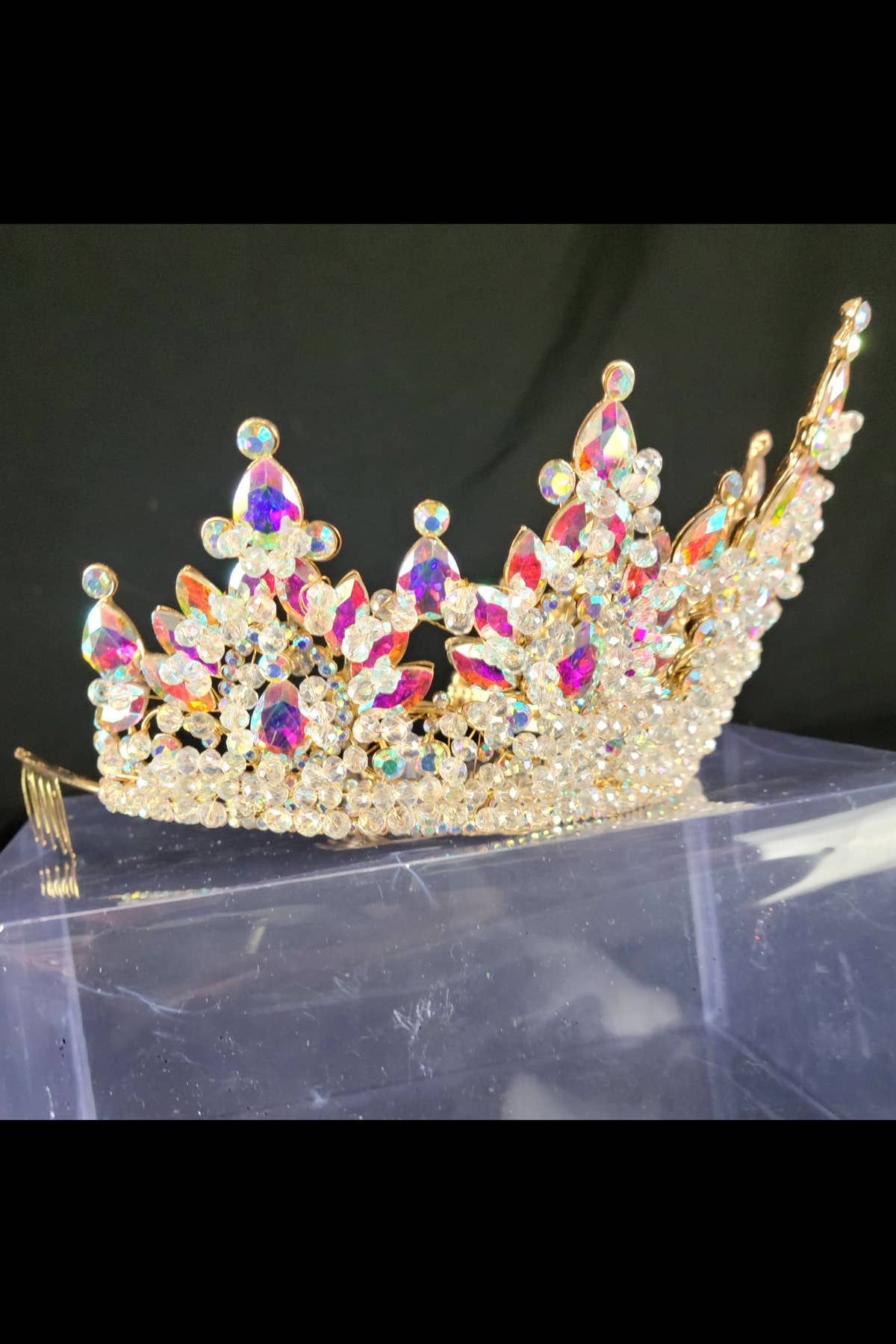 Chicas - Wholesale Tiara - Women's - Beautiful metal tiara with crystal balls and jewels HT97713