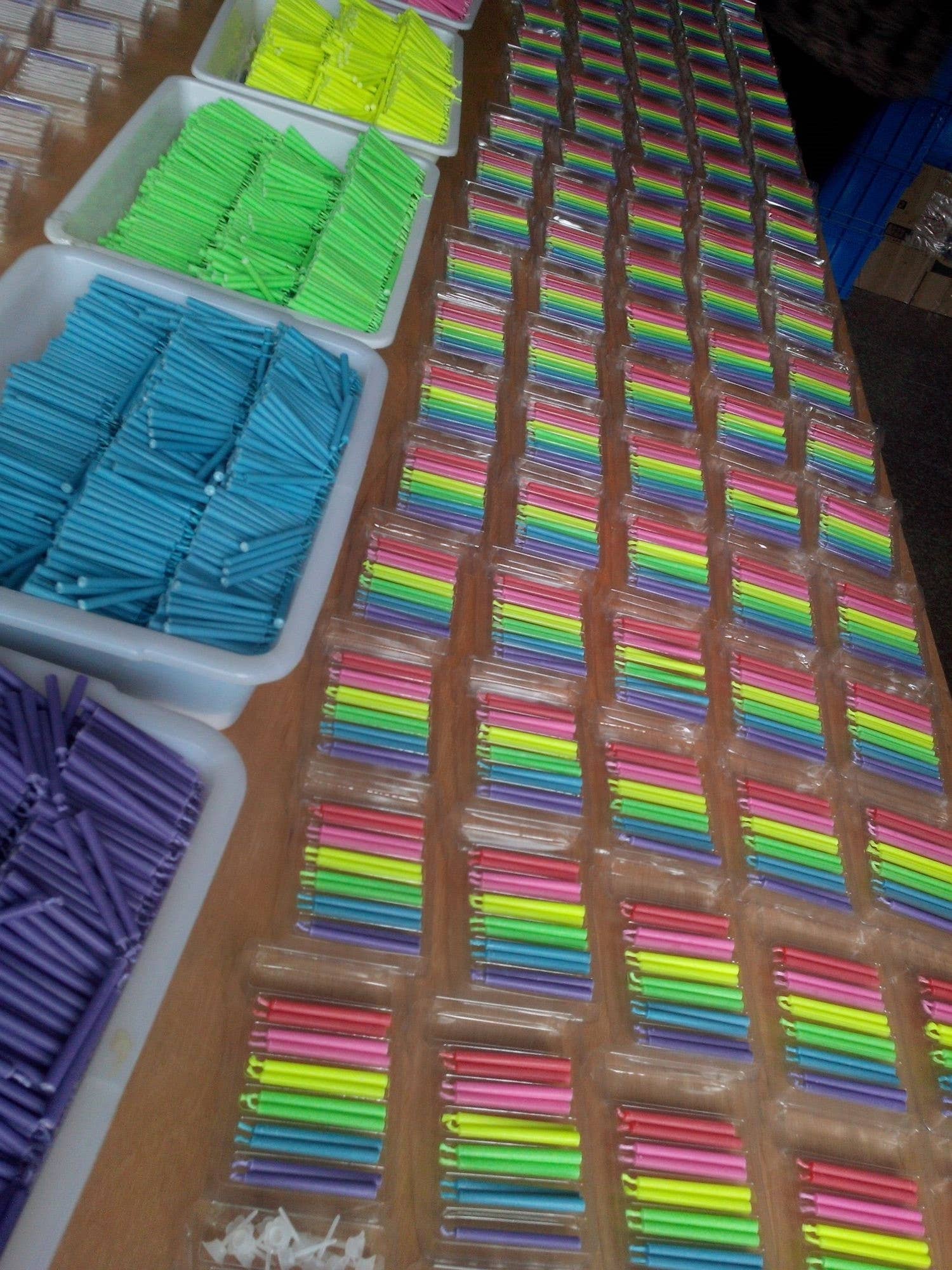 JII - Wholesale Cake Candle - Colorflame Birthday Candles in 26 Piece Counter Display22