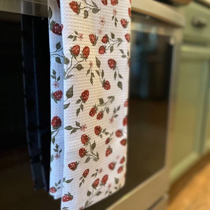 ROOM and PORCH - Wholesale Tea Towel - Strawberry Vines - Hand/Tea Towel - Recycled Microfiber1